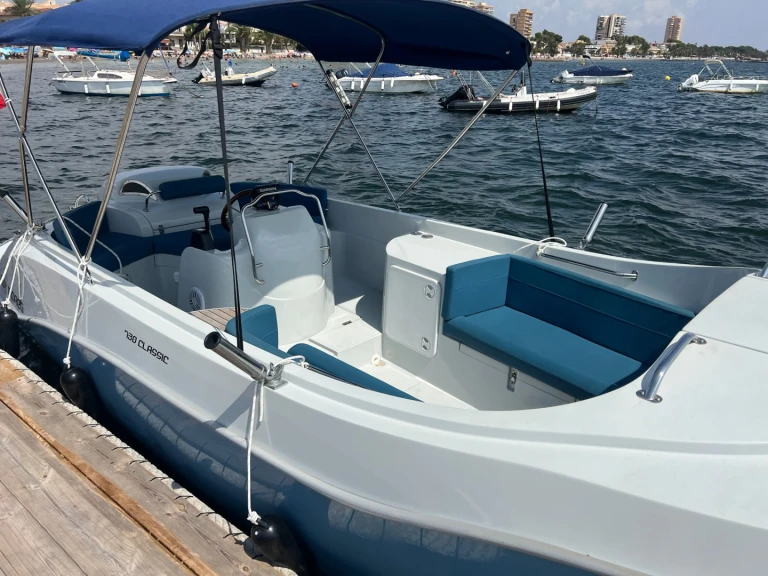 Motorboat rental with or without captain Mareti Santiago de la Ribera