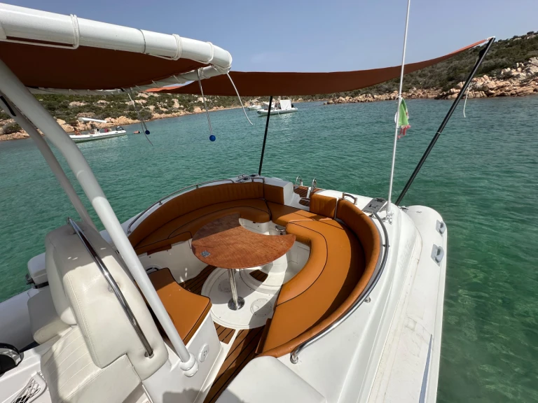 Abate GB820efb in Palau on SamBoat