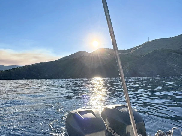 Yacht charter Cerbère cheap Cap Camarat 8.5 WA