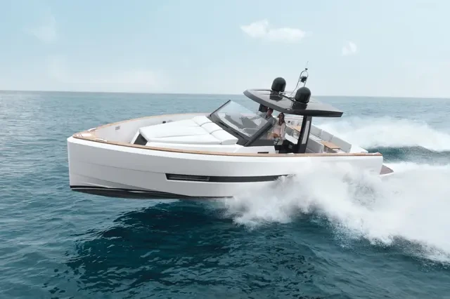 Yacht charter Saint-Tropez cheap Fjord 42 Open