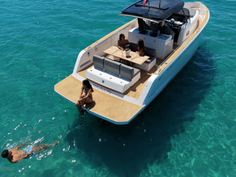 Motorboat for rent France at the best price