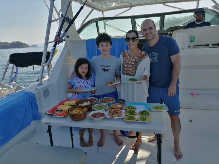 Motorboat rental with or without captain Custom Made Bahía Culebra