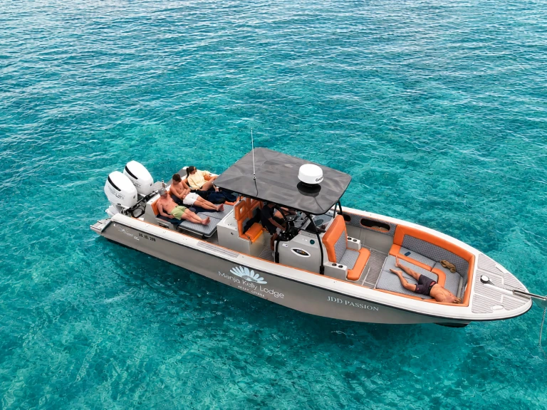 Motorboat rental in Nosy Be - Cnm Octopus Yacht 360
