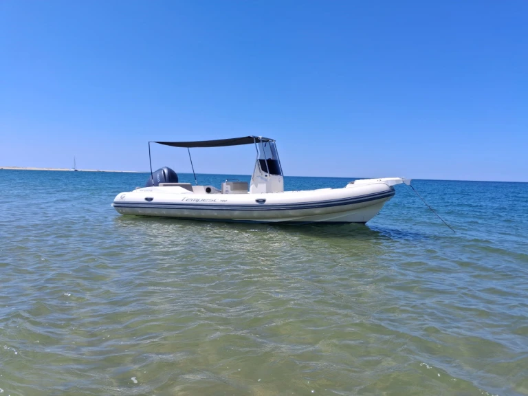 RIB rental in Royan - Capelli Tempest 700
