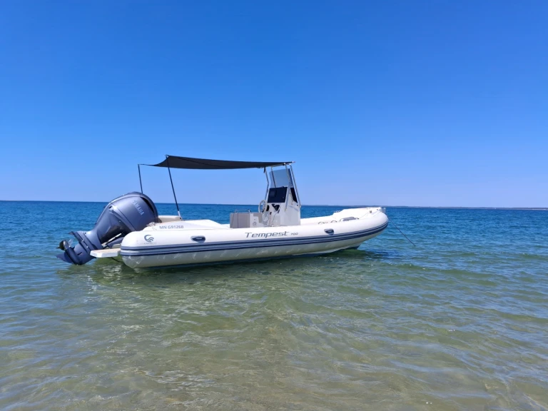 Yacht charter Royan cheap Tempest 700