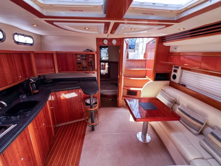 Motorboat for rent Vibo Marina at the best price