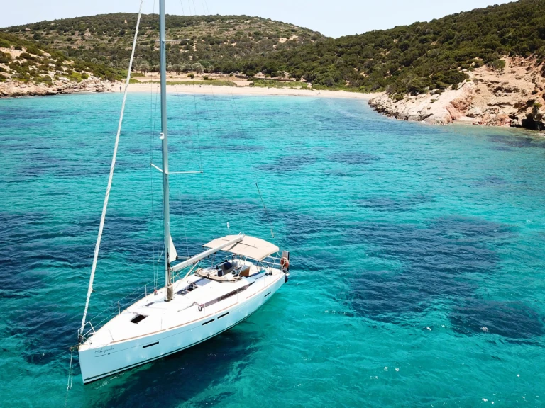 Sailboat rental with or without captain Jeanneau Alimos