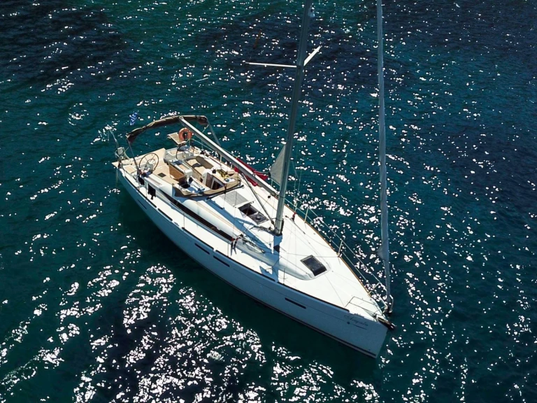Bareboat Rental Sailboat Jeanneau with a boat licence