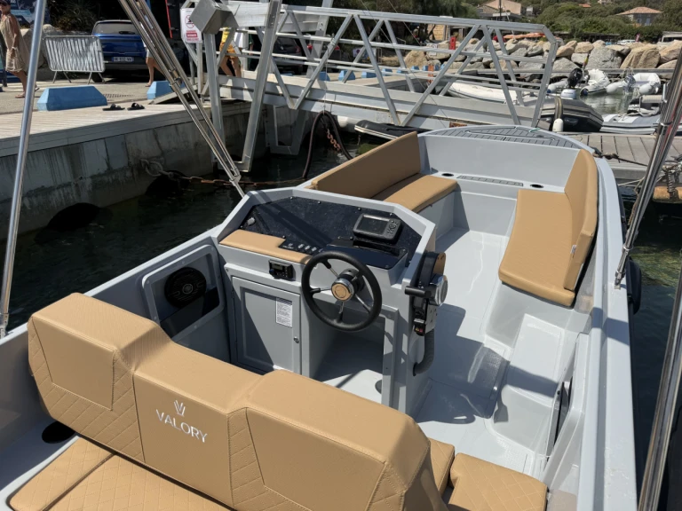 Rent a Valory 525 Porto Pollo