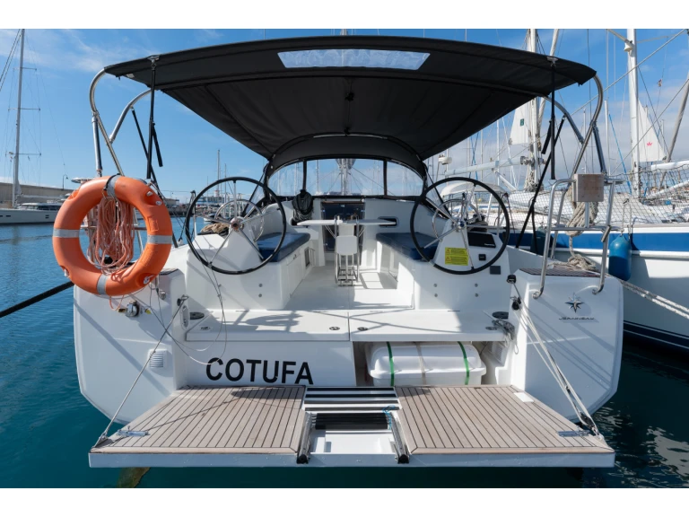 Sailboat for rent Las Galletas at the best price