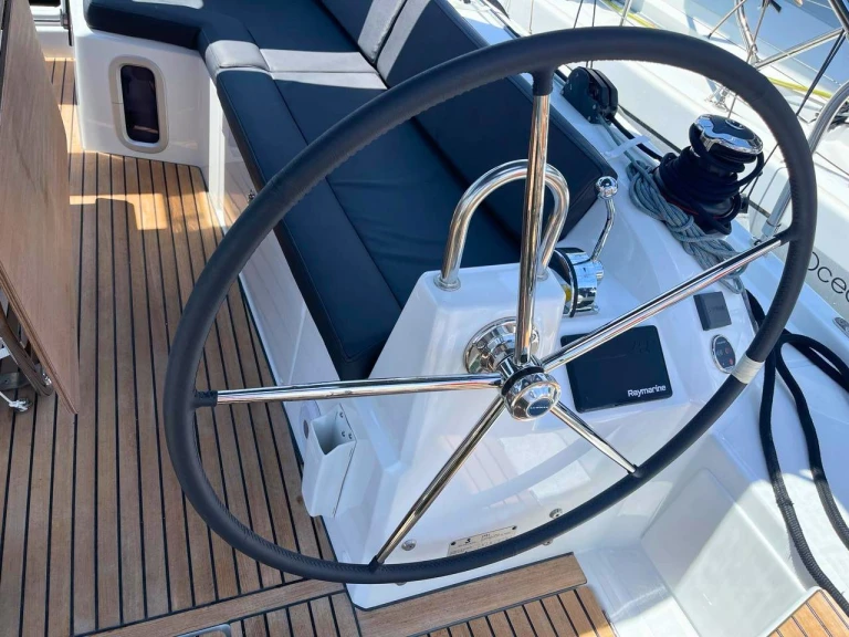 Sailboat for rent Alimos at the best price