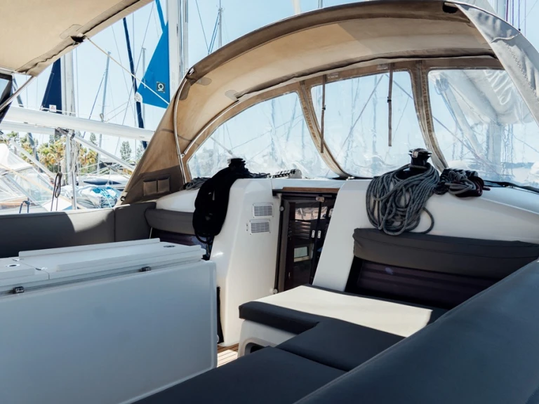 Yacht charter Alimos cheap Sun Odyssey 440