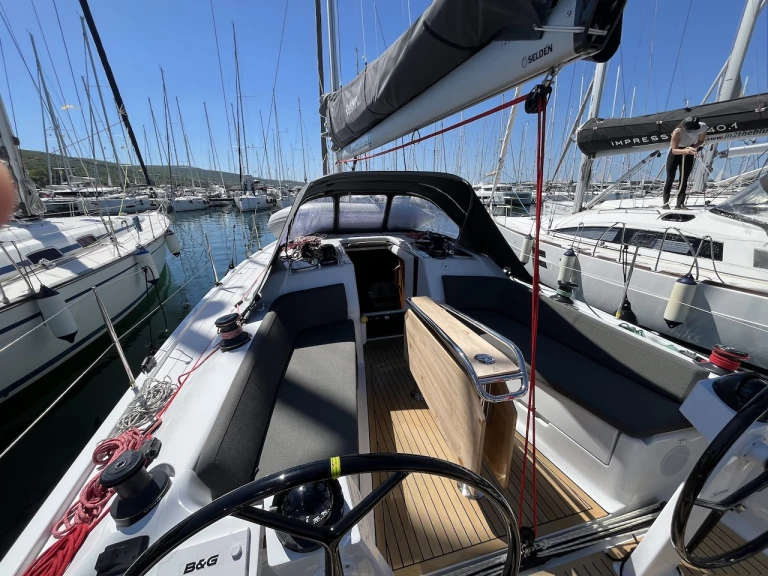 Rent a Dehler Dehler 38 SQ Punat