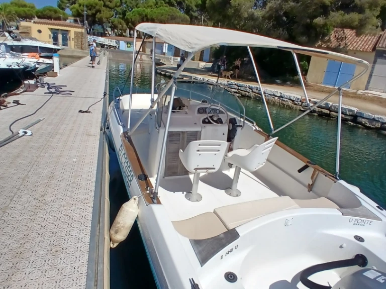 Bénéteau Cap ferret 650 charter bareboat or captained in  Bormes-les-Mimosas