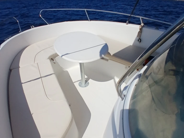 Motorboat rental in Bormes-les-Mimosas - Bénéteau Cap ferret 650