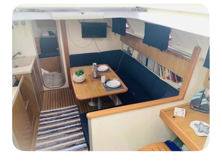 Sailboat rental in Sant Antoni de Portmany - Bavaria Bavaria 38 Cruiser