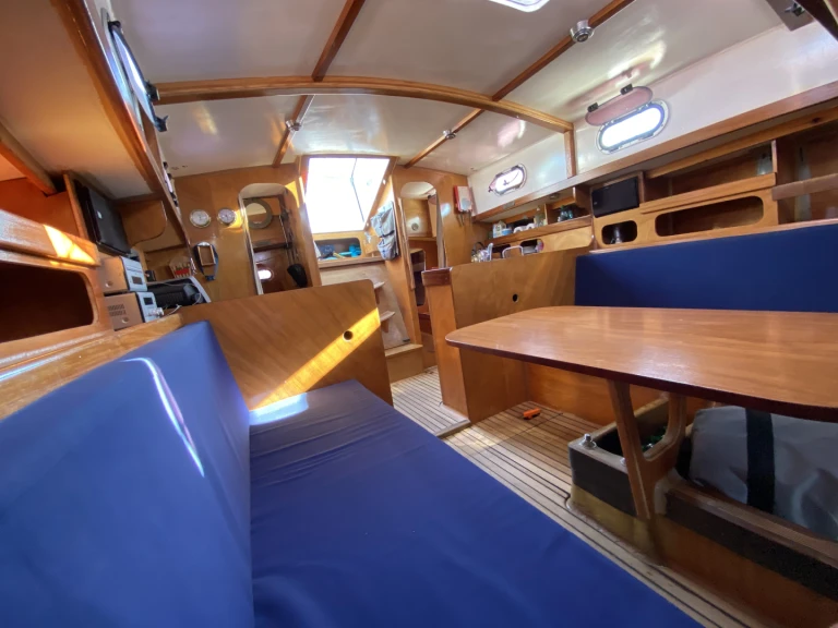 Sailboat for rent Marseille at the best price