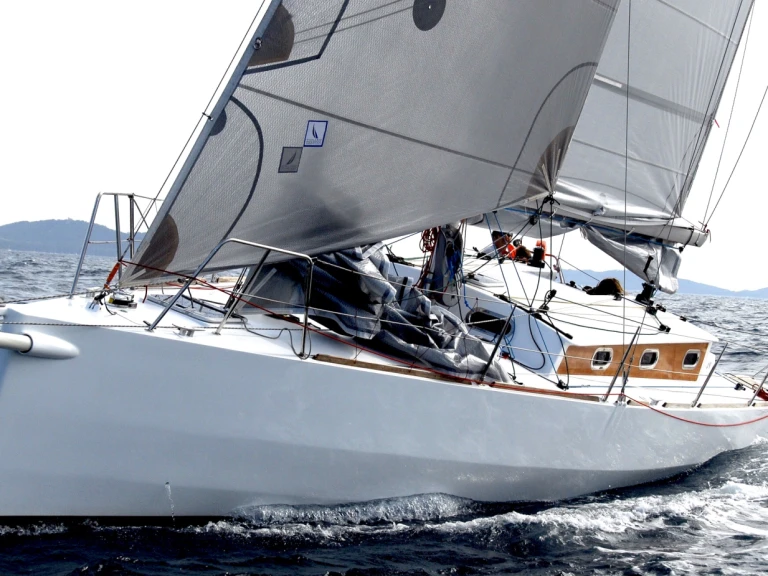 Boat rental Bepox Classic 38 in Marseille on Samboat