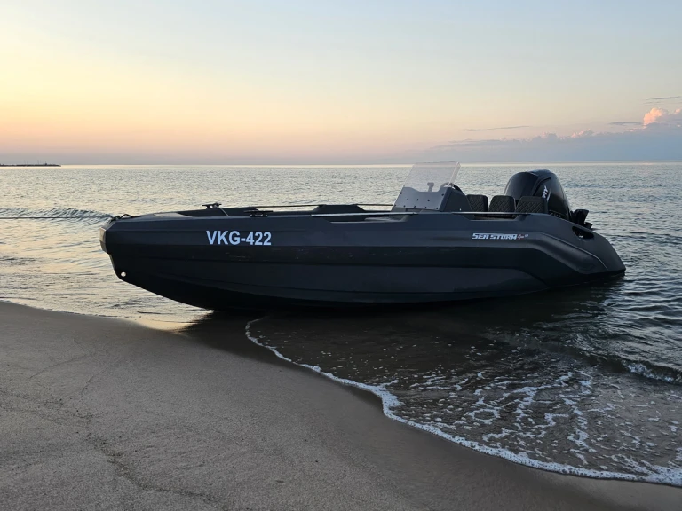 Motorboat for rent Vannes at the best price