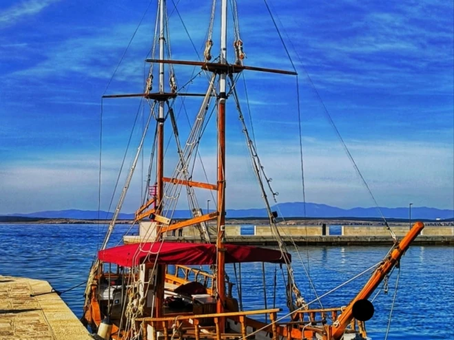 Motorboat for rent Crikvenica at the best price