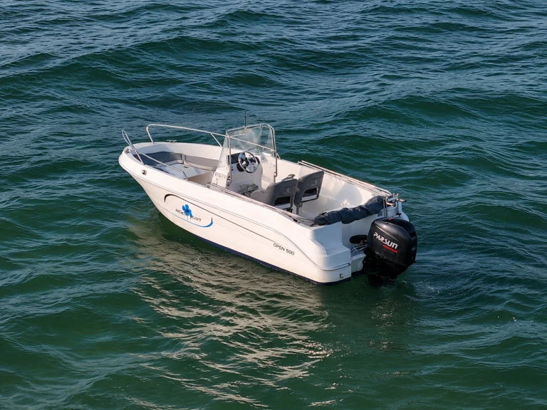 Rent a Pacific Craft Pacific Craft 500 Open Trendy Valras-Plage