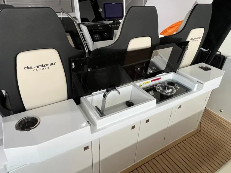 Motorboat for rent Monaco at the best price
