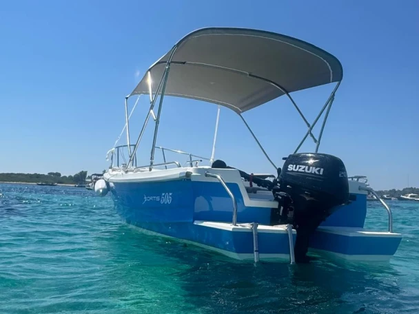 Boat rental Fortis 505 in Okrug Gornji on Samboat