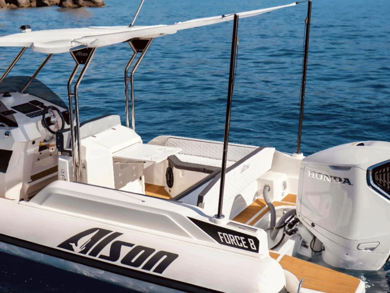 Alson Force 8 in La Maddalena on SamBoat