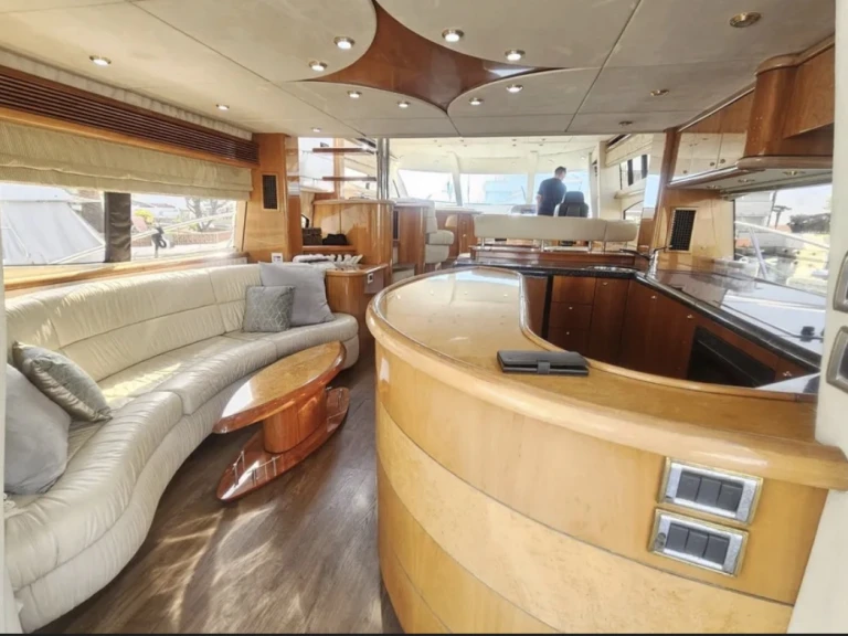 Sunseeker Manhattan 74 MK II in Golfe-Juan on SamBoat