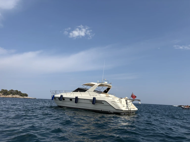 Boat rental Princess 46 in Antibes on Samboat