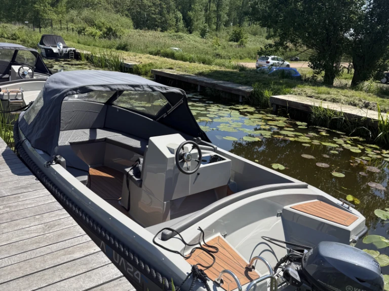 Boat rental Aqua24 Aqua24 de Luxe in Oud Ade on Samboat