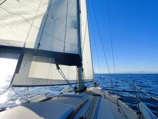 Rent a Jeanneau Aquila La Manga