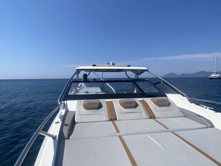 Motorboat rental in Mandelieu-la-Napoule - Bénéteau Flyer 10