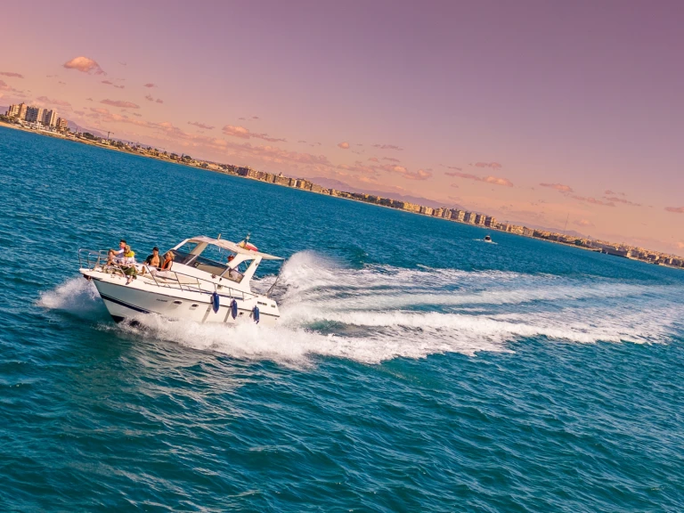Motorboat rental in Vilanova i la Geltrú - Guy Couach Guy Couach 1000 Fly