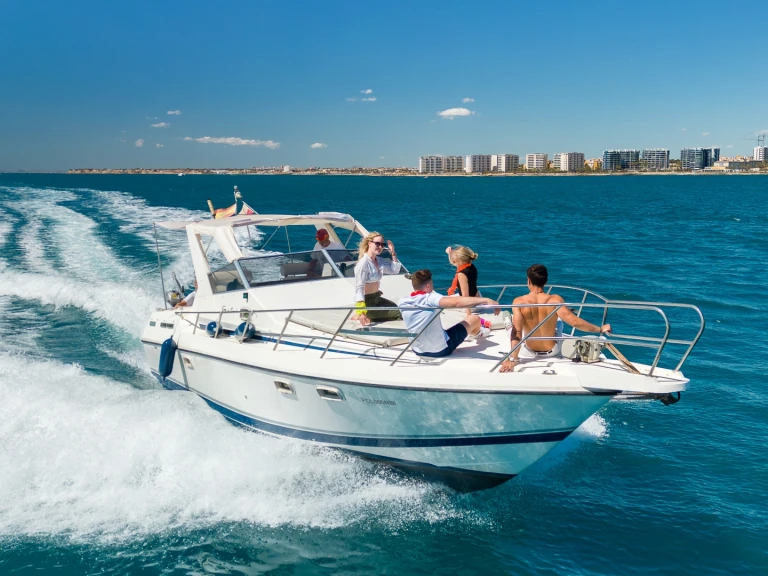 Boat rental Guy Couach Guy Couach 1000 Fly in Vilanova i la Geltrú on Samboat