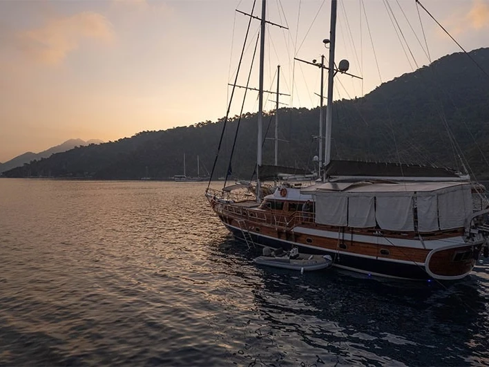 Bareboat Rental Sailboat Custom Made with a boat licence
