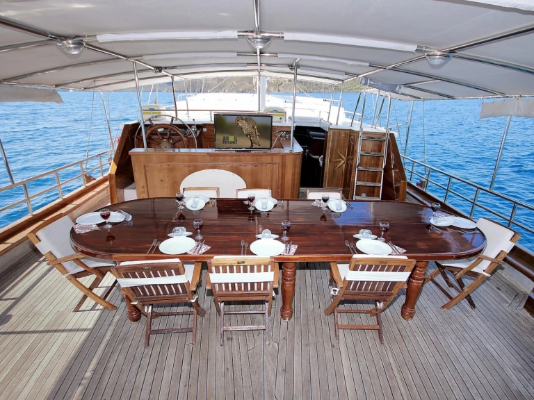Bareboat Rental Sailboat Custom Made with a boat licence