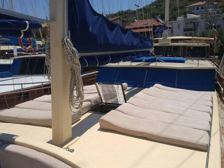 Bareboat Rental Sailboat Custom Made with a boat licence