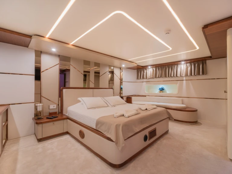 Bareboat Rental Sailboat Custom Made with a boat licence