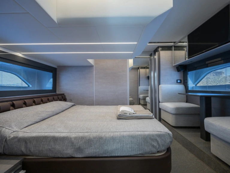 Rent a Pershing Pershing 5x Palma de Mallorca