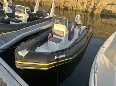 Rent a Bombard Explorer 550 SP Bénodet