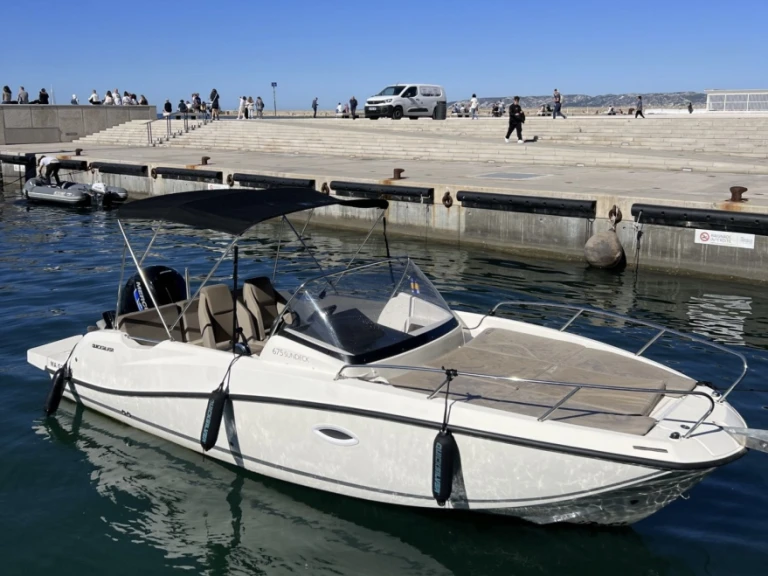 Quicksilver Activ 675 Sundeck in Marseille on SamBoat