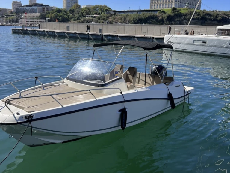 Quicksilver Activ 675 Sundeck in Marseille on SamBoat