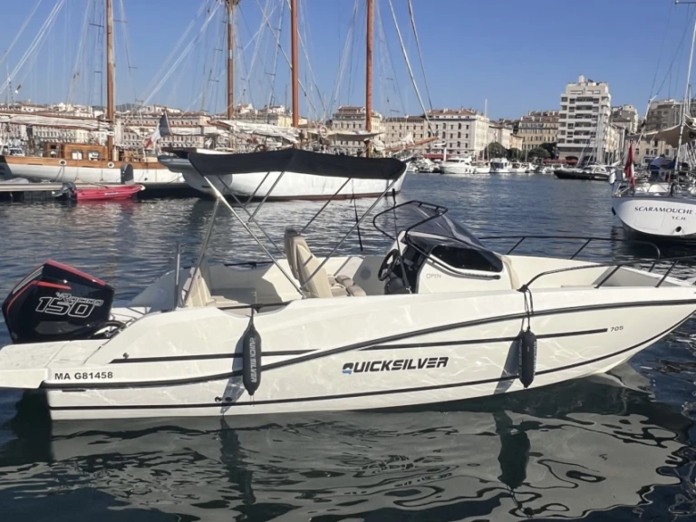 Motorboat rental with or without captain Quicksilver Marseille
