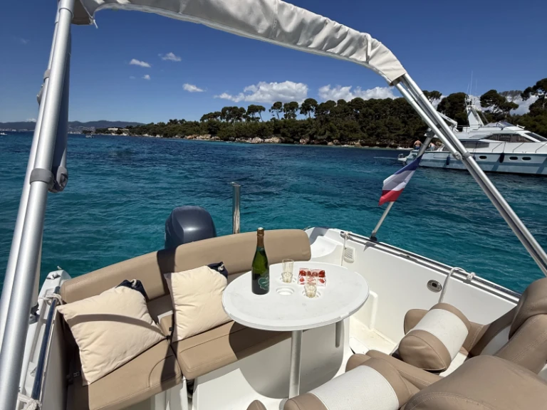 Bareboat Rental Motorboat Jeanneau with a boat licence