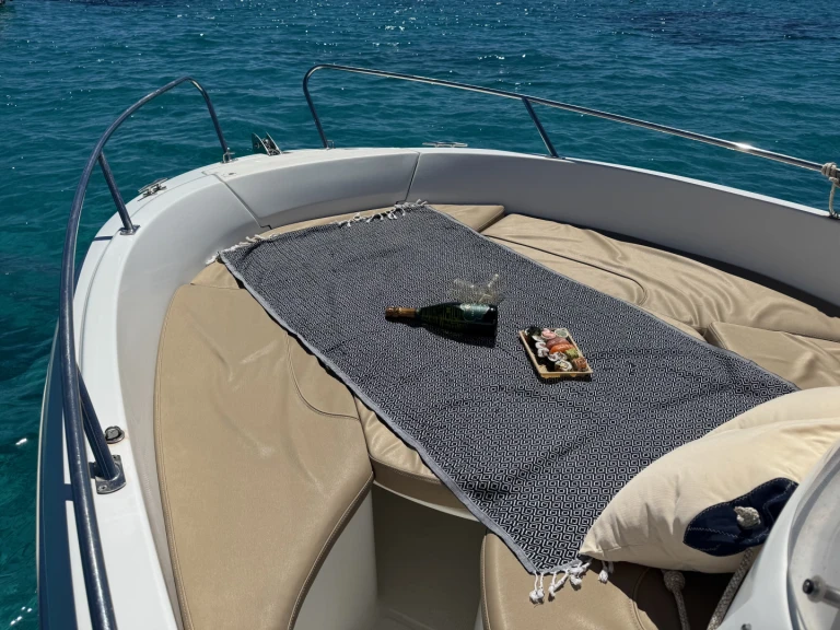 Motorboat for rent Cannes at the best price