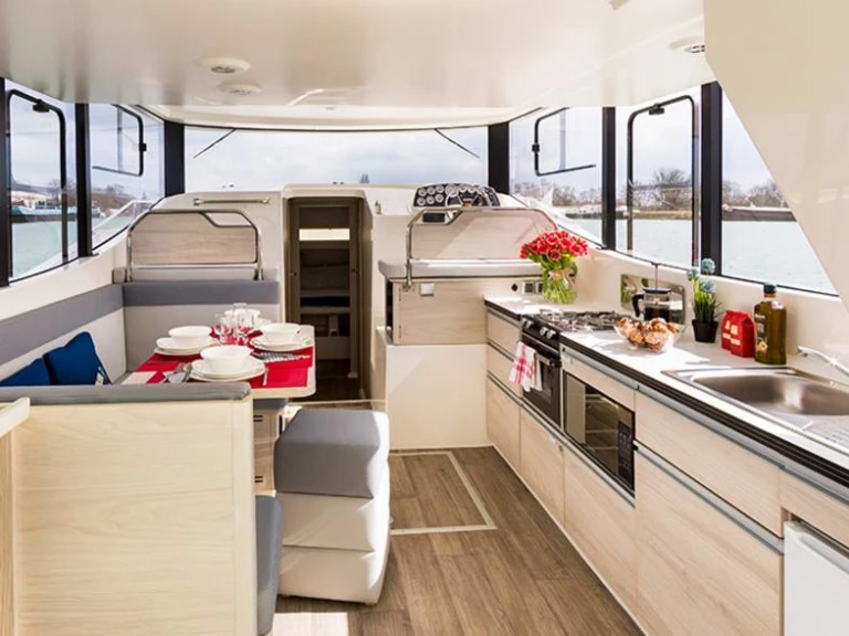 Le Boat Horizon 1 in Saint-Gilles du Gard on SamBoat