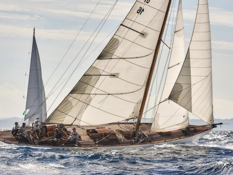 Boat rental Chantier Bonnin Yacht Classique in Marseille on Samboat