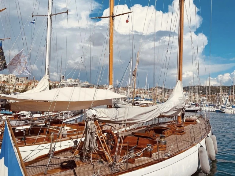 Sailboat rental with or without captain Chantier Bonnin Marseille