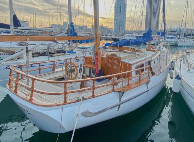 Rent a Ta Chiao CT 41 (Formosa 41) Barcelona